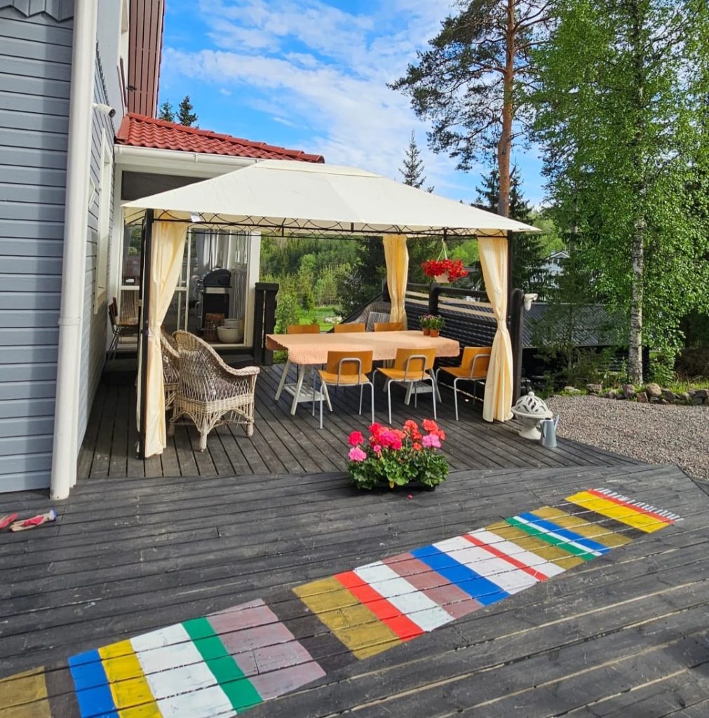 Kesäterassi RoseGardenissa